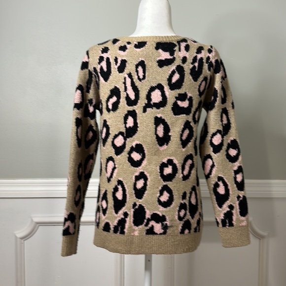 Leopard Sweater - Picture 2 of 2